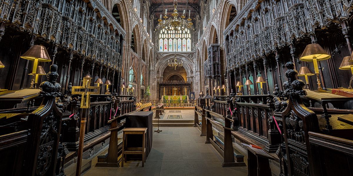 Marvel at Manchester Cathedral's magnificent architecture