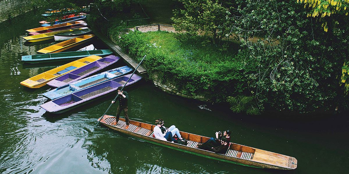 Punting along the River Isis