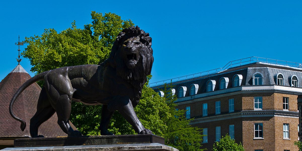 Lion statue, Reading History of Berkshire