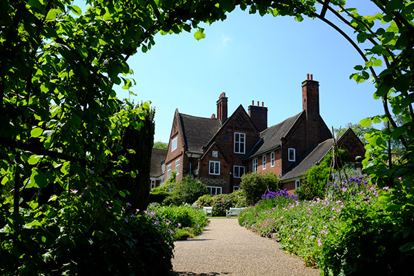 Winterbourne House and Garden, botanical Gardens in birmingham